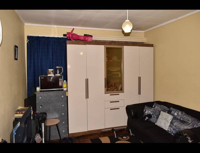 4 BEDROOM APARTMENT FOR SALE IN SUNNYSIDE